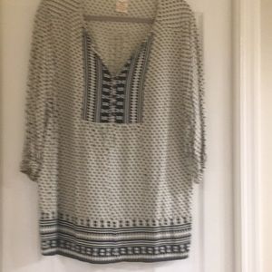 Plus sized blouse, black and white